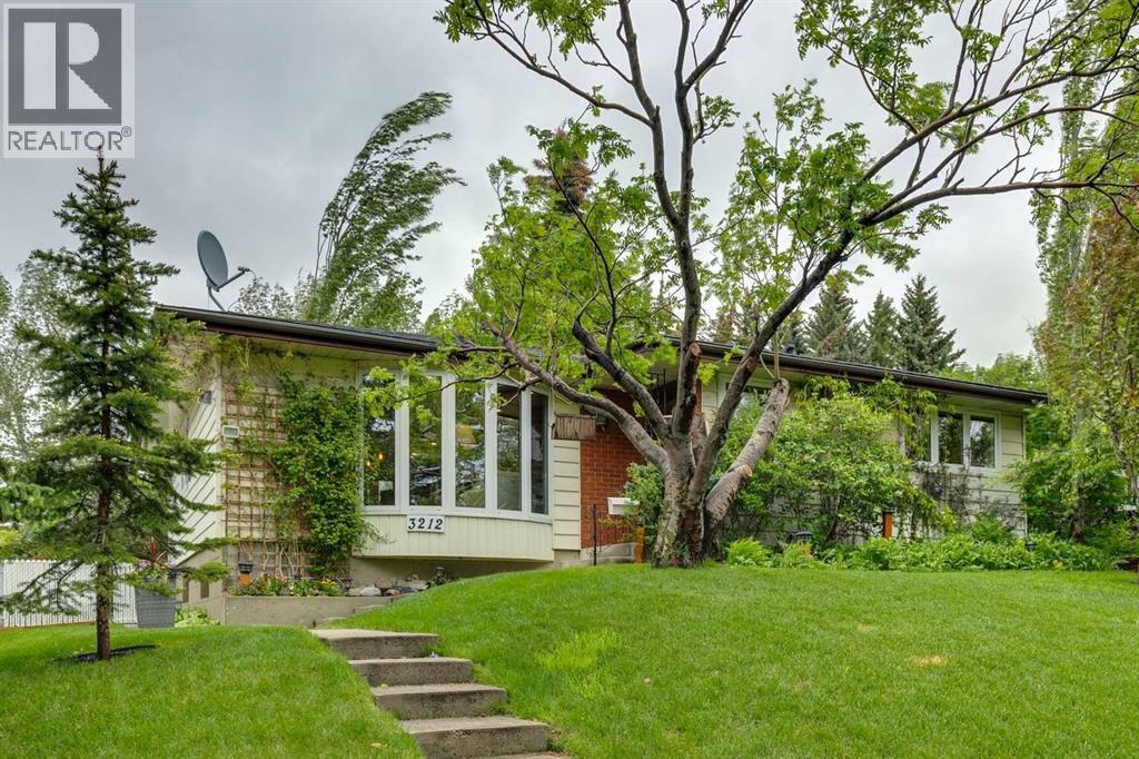 3212 Conrad Drive NW, Calgary, Alberta