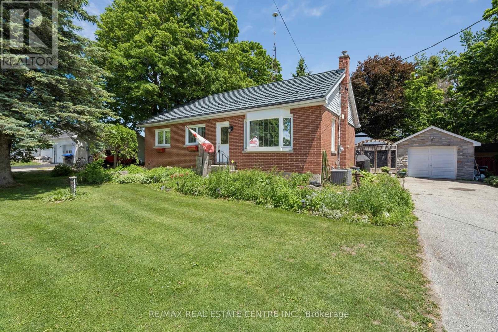 871 Penetanguishene Road, Oro-Medonte, Ontario  L4M 4Y8 - Photo 3 - S13447258