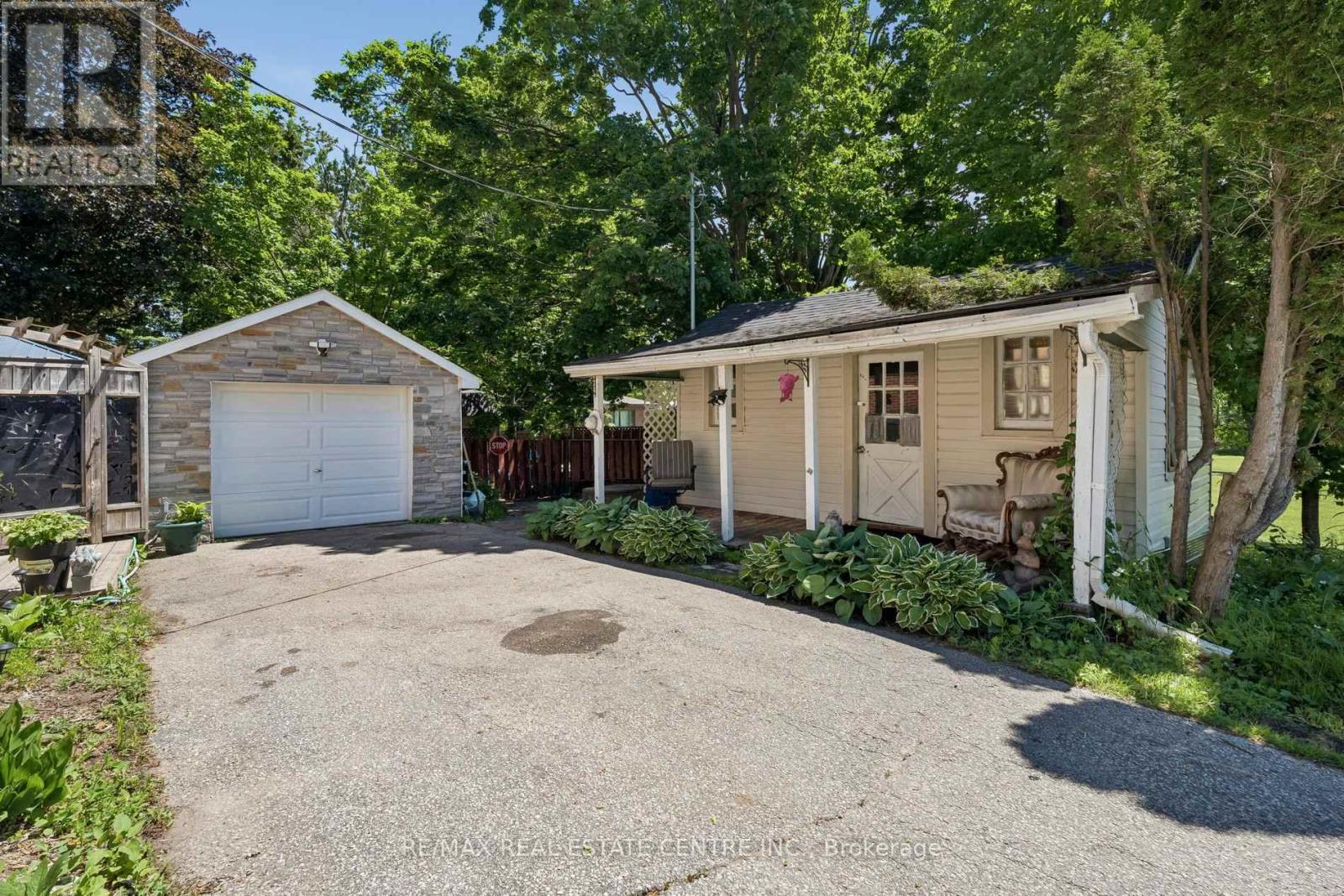 871 Penetanguishene Road, Oro-Medonte, Ontario  L4M 4Y8 - Photo 4 - S13447258