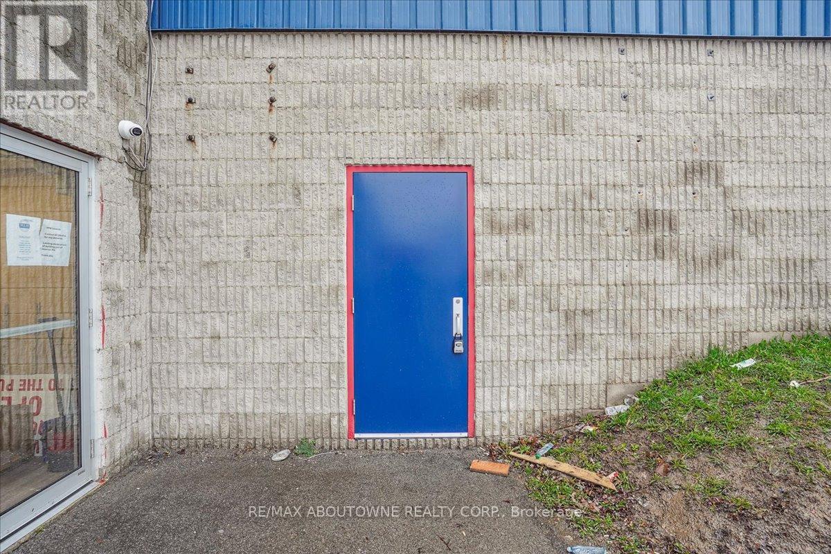C - 590 South Service Road, Hamilton, Ontario L8E 2W1 - Photo 22 - X12802978