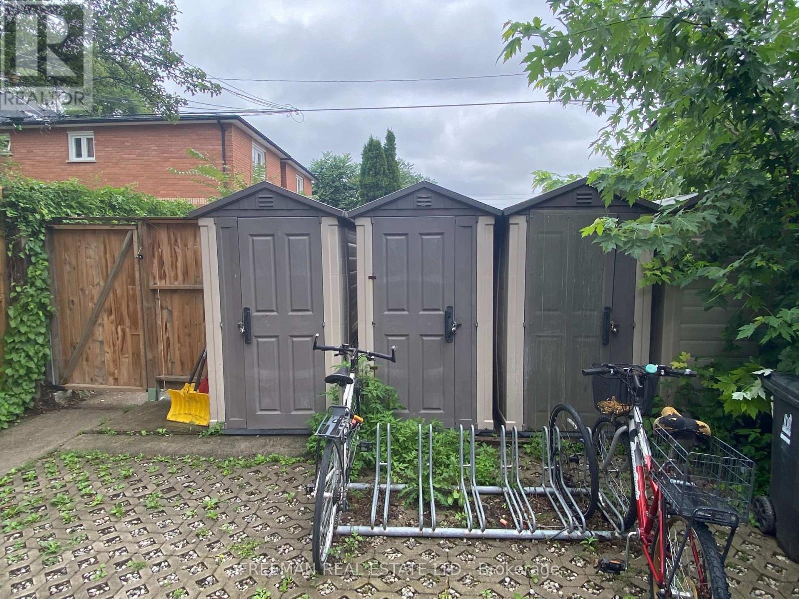 Main - 72 Vermont Avenue, Toronto, Ontario  M6G 1X9 - Photo 27 - C13433692