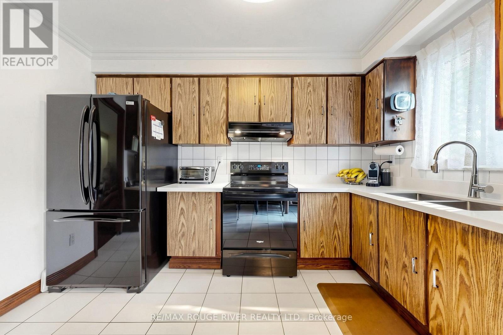 2 Faversham Crescent, Toronto, Ontario  M9C 3X4 - Photo 11 - W13447246