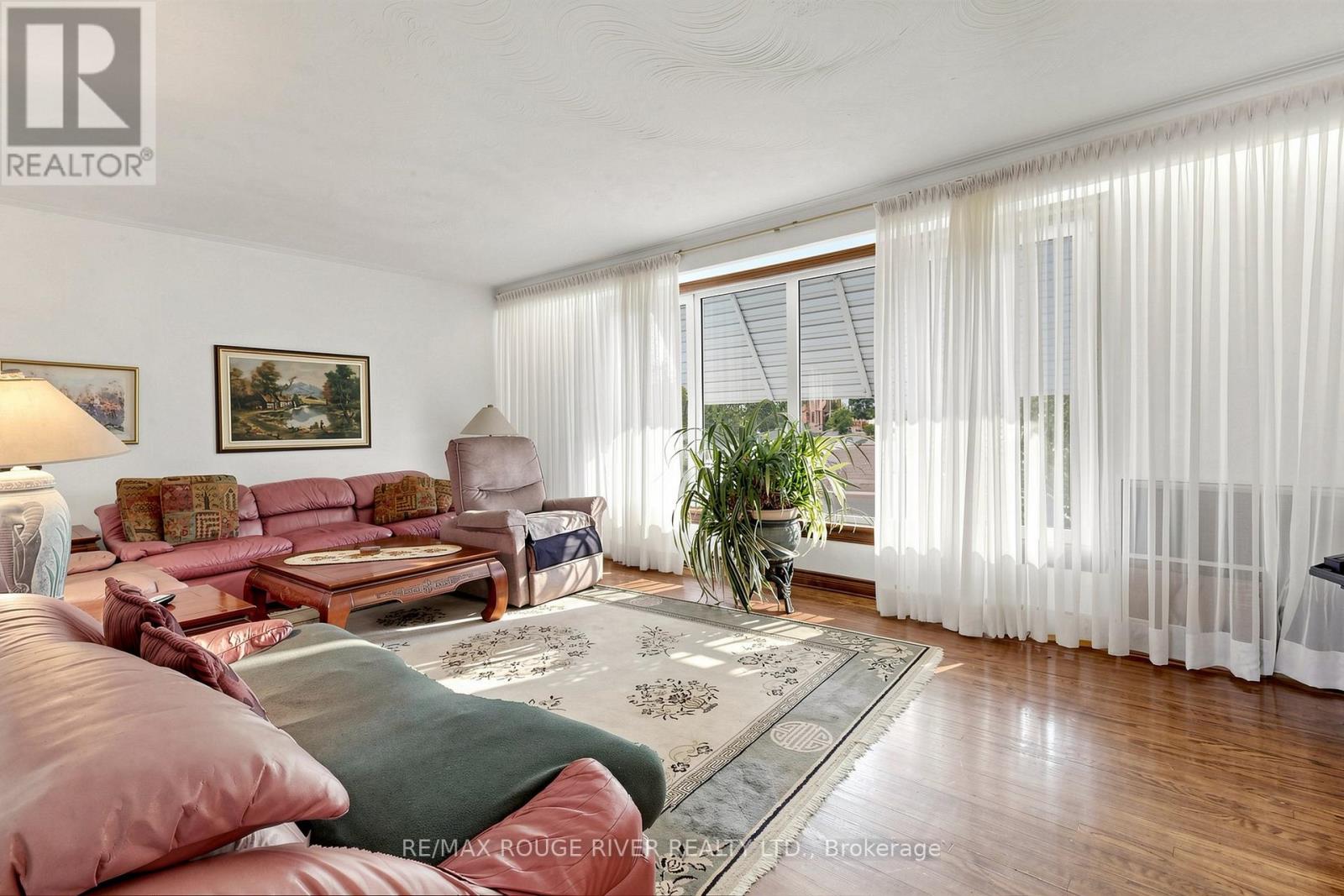2 Faversham Crescent, Toronto, Ontario  M9C 3X4 - Photo 7 - W13447246