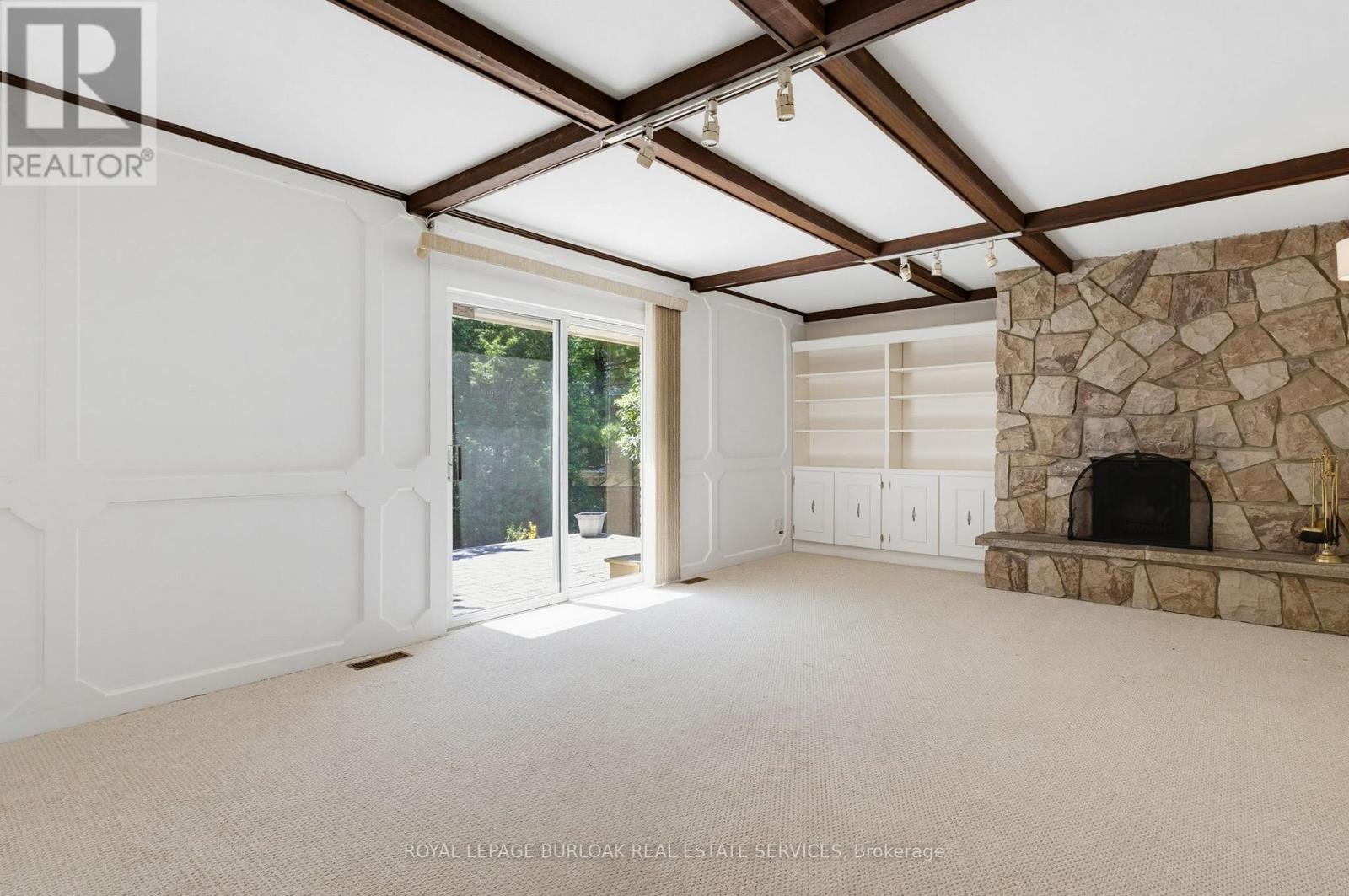 304 Oakwood Court, Burlington, Ontario  L7N 1W9 - Photo 14 - W13447268
