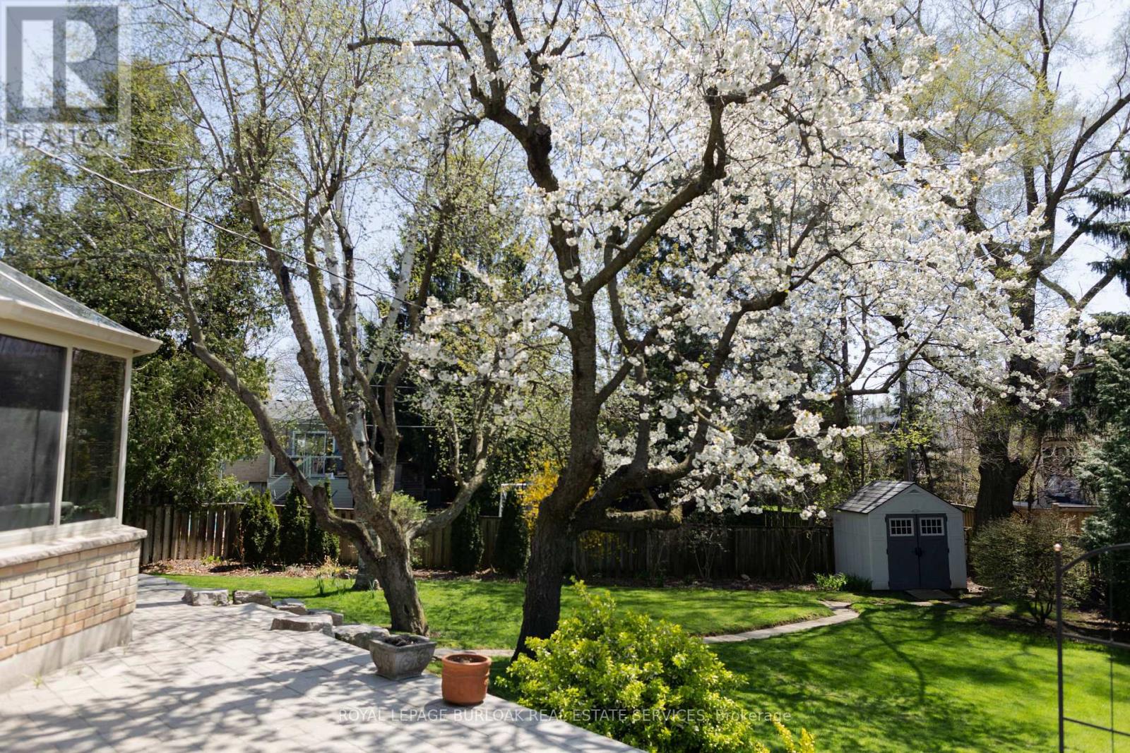 304 Oakwood Court, Burlington, Ontario  L7N 1W9 - Photo 48 - W13447268