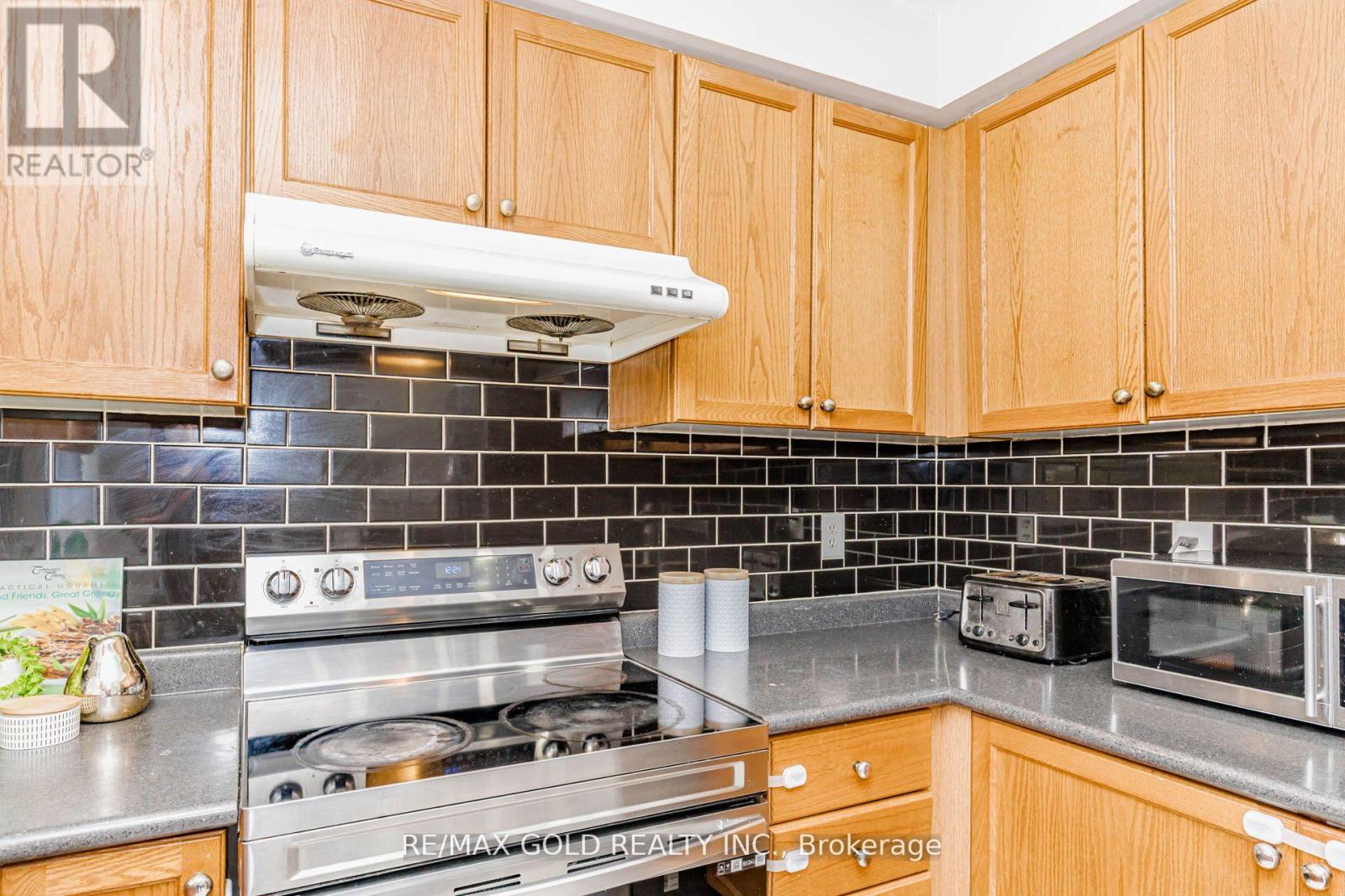 48 Sugarberry Drive, Brampton, Ontario  L6X 0K2 - Photo 15 - W13447308