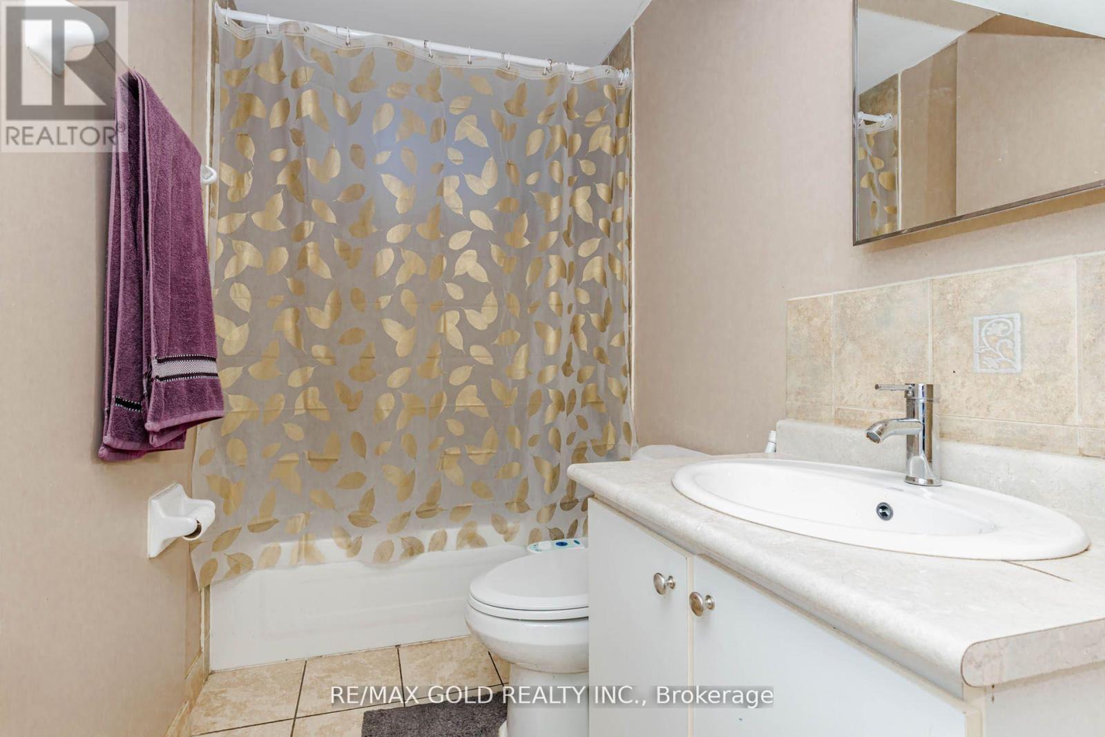 48 Sugarberry Drive, Brampton, Ontario  L6X 0K2 - Photo 39 - W13447308