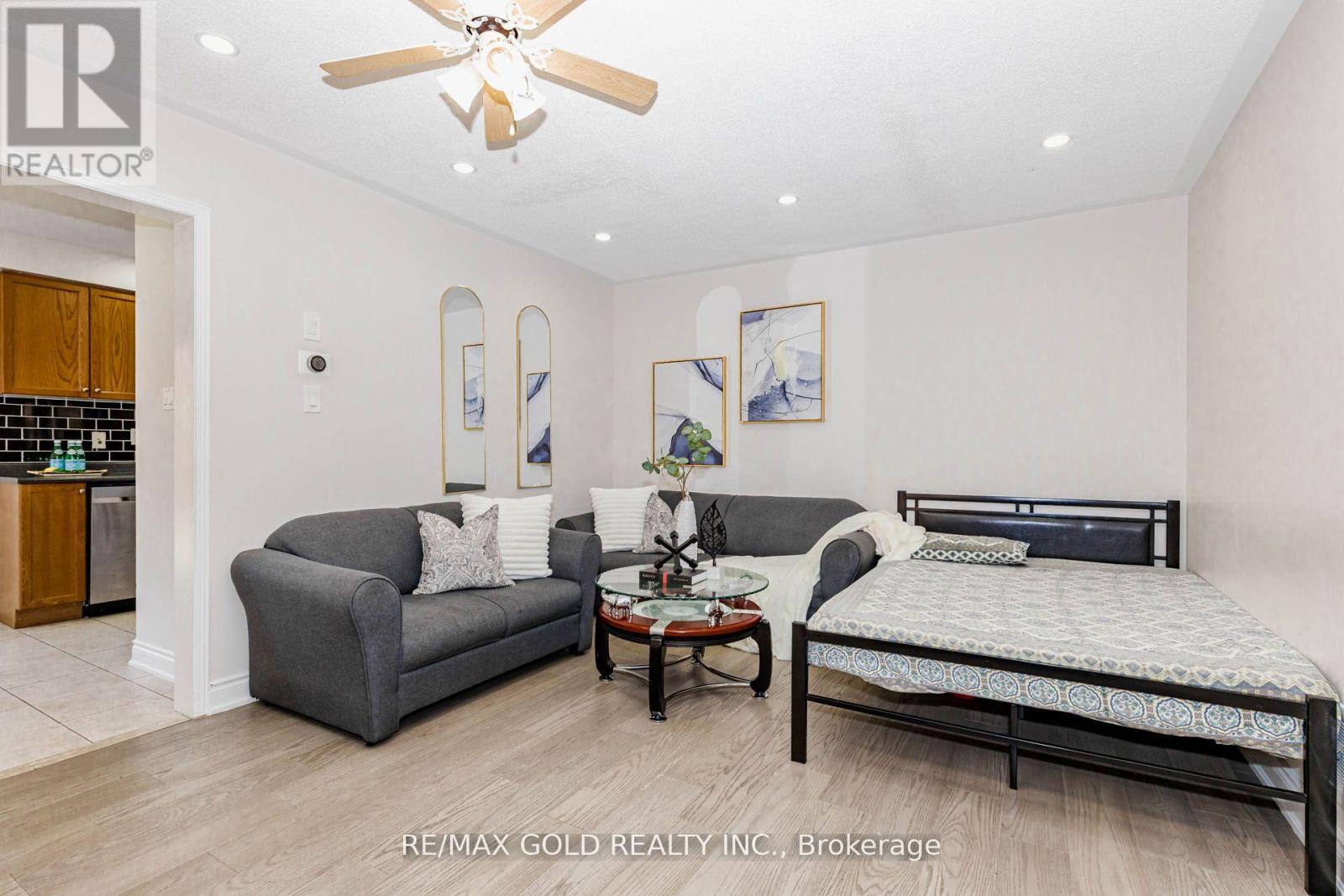48 Sugarberry Drive, Brampton, Ontario  L6X 0K2 - Photo 6 - W13447308