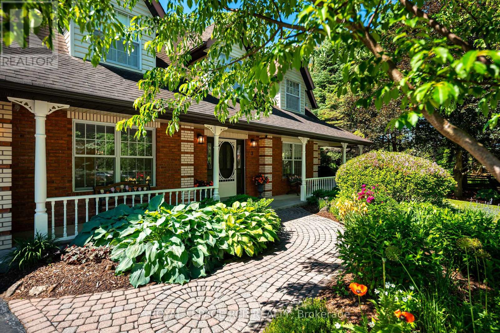 3 Carroll Court, Caledon, Ontario  L7E 0E1 - Photo 3 - W13447330