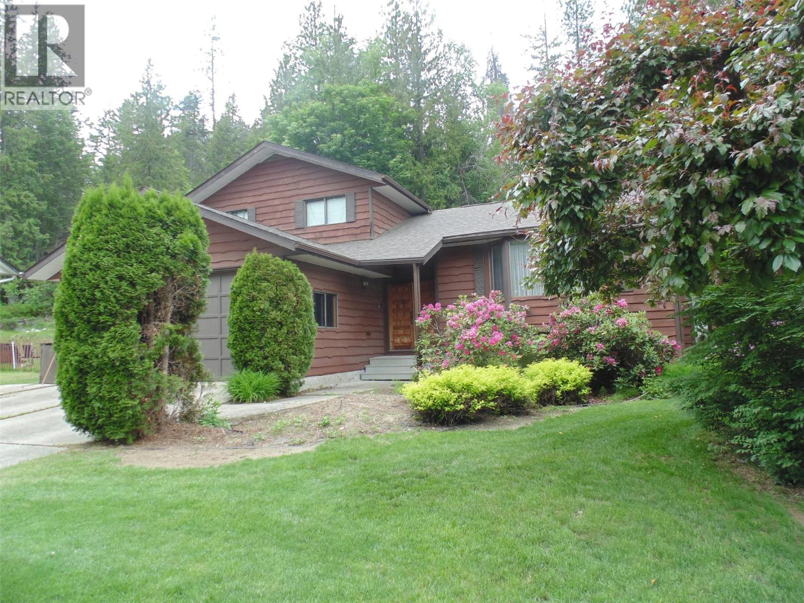 1437 Meadowbrook Drive, Castlegar, British Columbia  V1N 3L9 - Photo 2 - 10388628