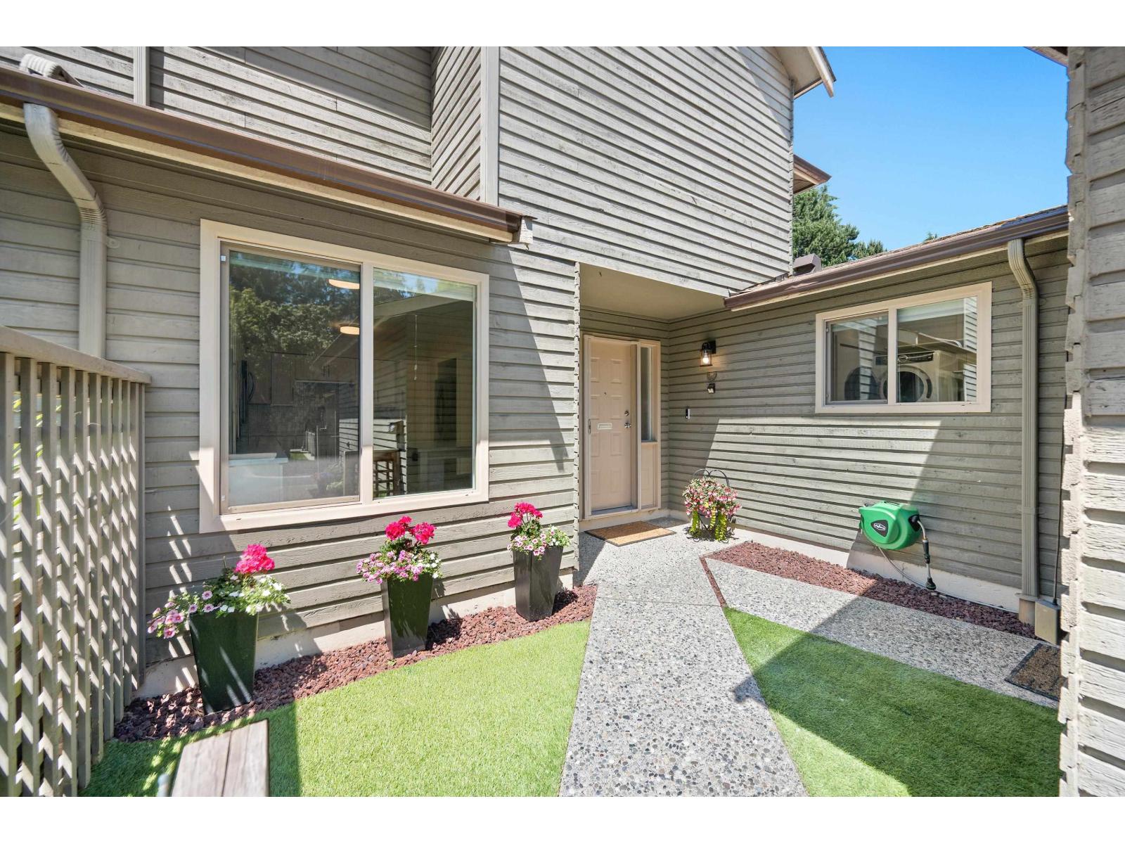 1774 Lilac Drive, Surrey, British Columbia  V4A 5C9 - Photo 3 - R3135776