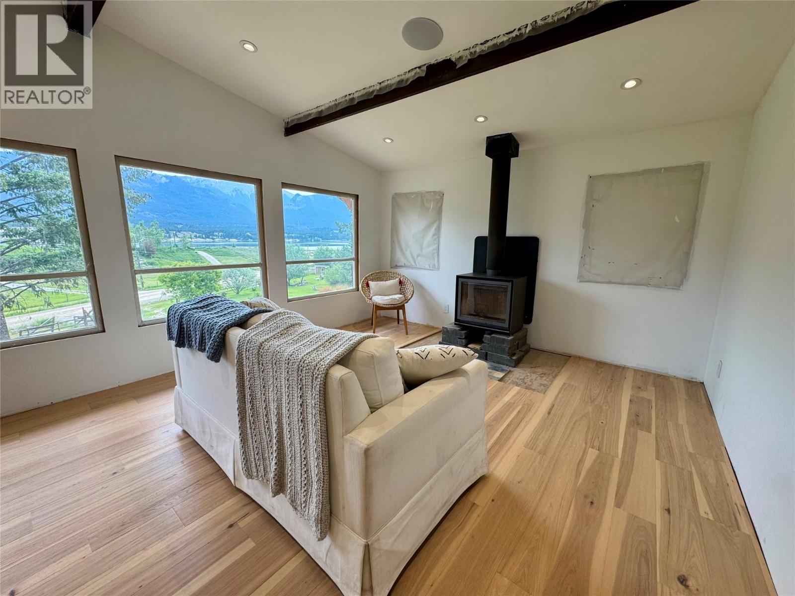 4549 Rushmere Road, Windermere, British Columbia  V0A 1K4 - Photo 3 - 10391488