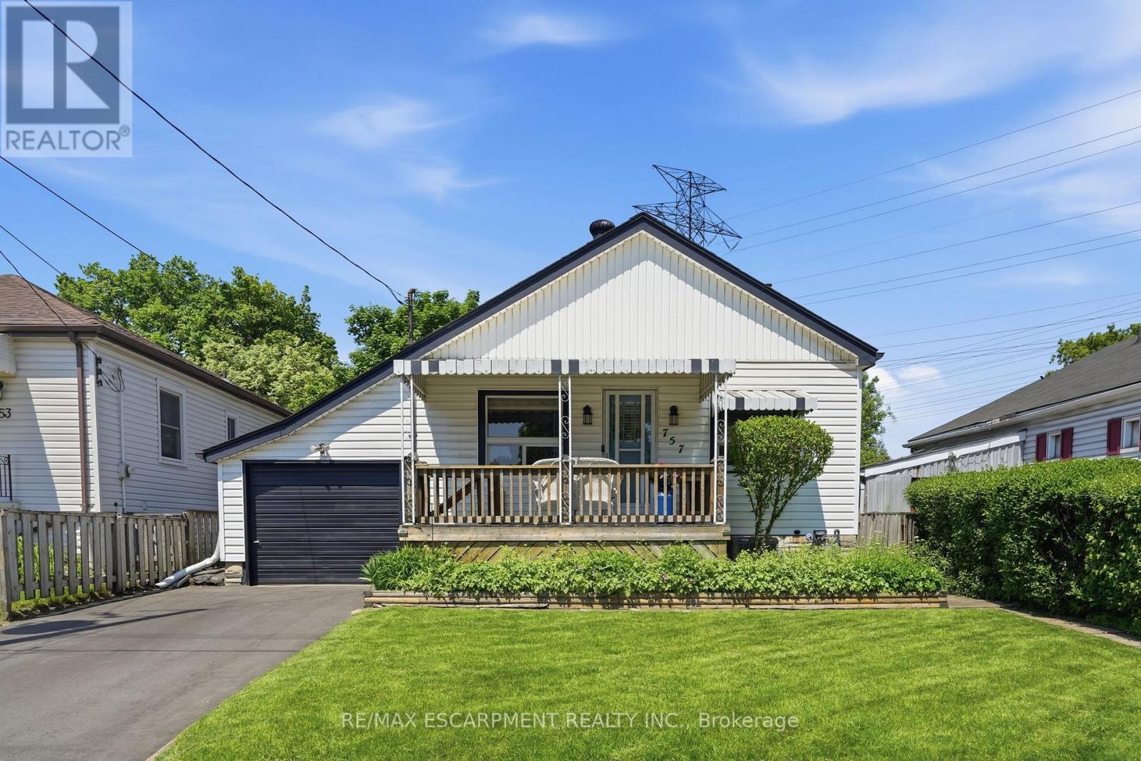 757 BURGESS AVENUE, Hamilton, Ontario