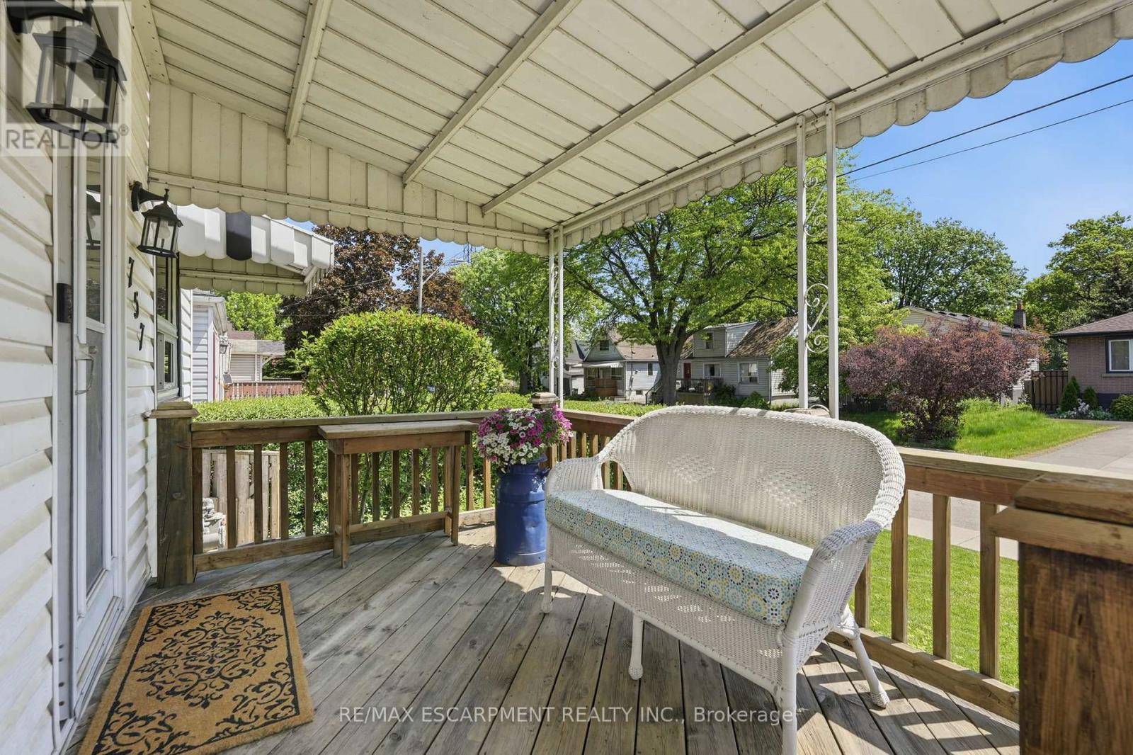 757 Burgess Avenue, Hamilton, Ontario  L8H 6J5 - Photo 2 - X13447302