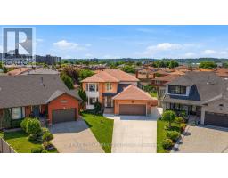 15 TALIA COURT, Hamilton, Ontario