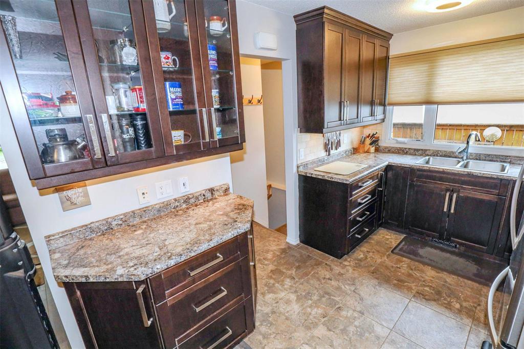 121 Bernadine Crescent, Winnipeg, Manitoba  R2Y 0A9 - Photo 10 - 202613623
