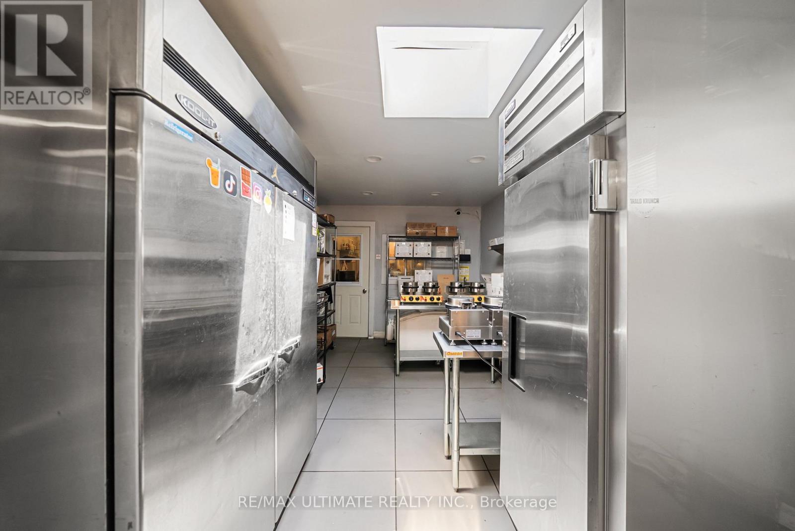 831 Queen Street W, Toronto, Ontario  M6J 1G1 - Photo 10 - C13415962