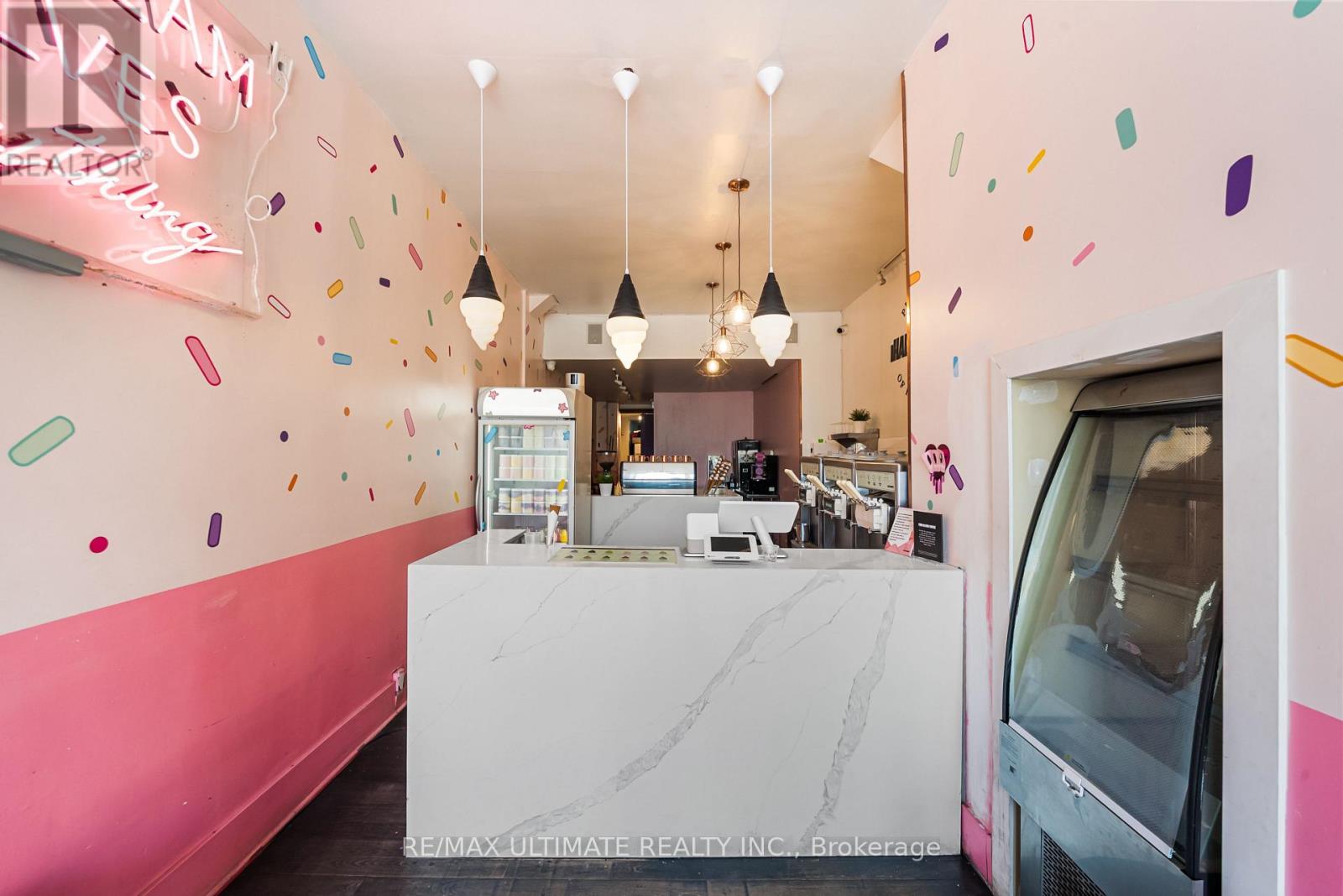 831 Queen Street W, Toronto, Ontario  M6J 1G1 - Photo 4 - C13415962