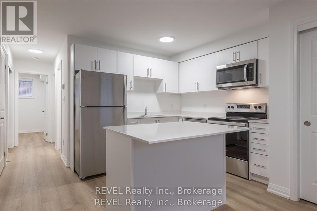 35 Southworth Street N, Welland, Ontario  L3B 1X8 - Photo 2 - X13447544