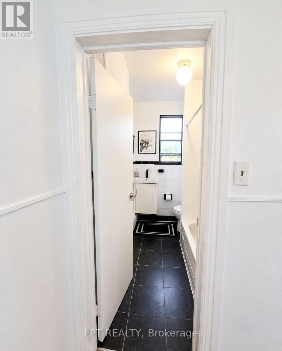 1314 Dupont Street, Toronto, Ontario  M6H 2A7 - Photo 30 - W13443074