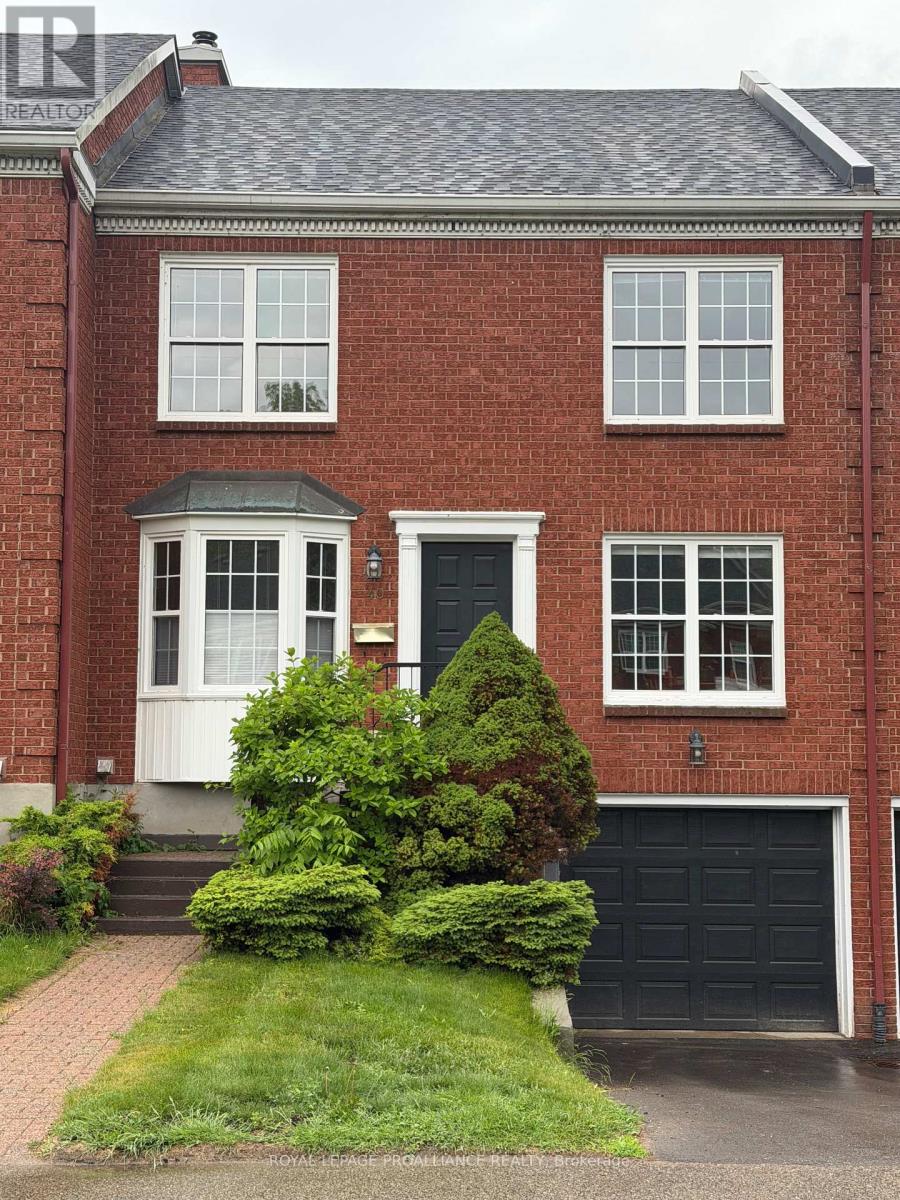 40 COUNTRY CLUB PLACE, Elizabethtown-Kitley, Ontario