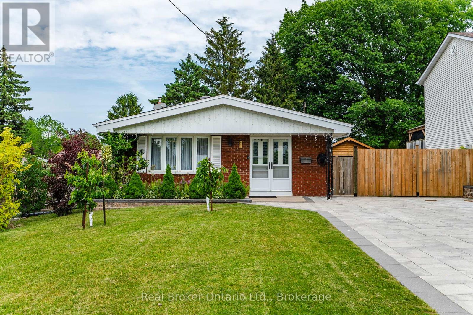 647 Manly Street, Midland, Ontario  L4R 3G7 - Photo 3 - S13447464