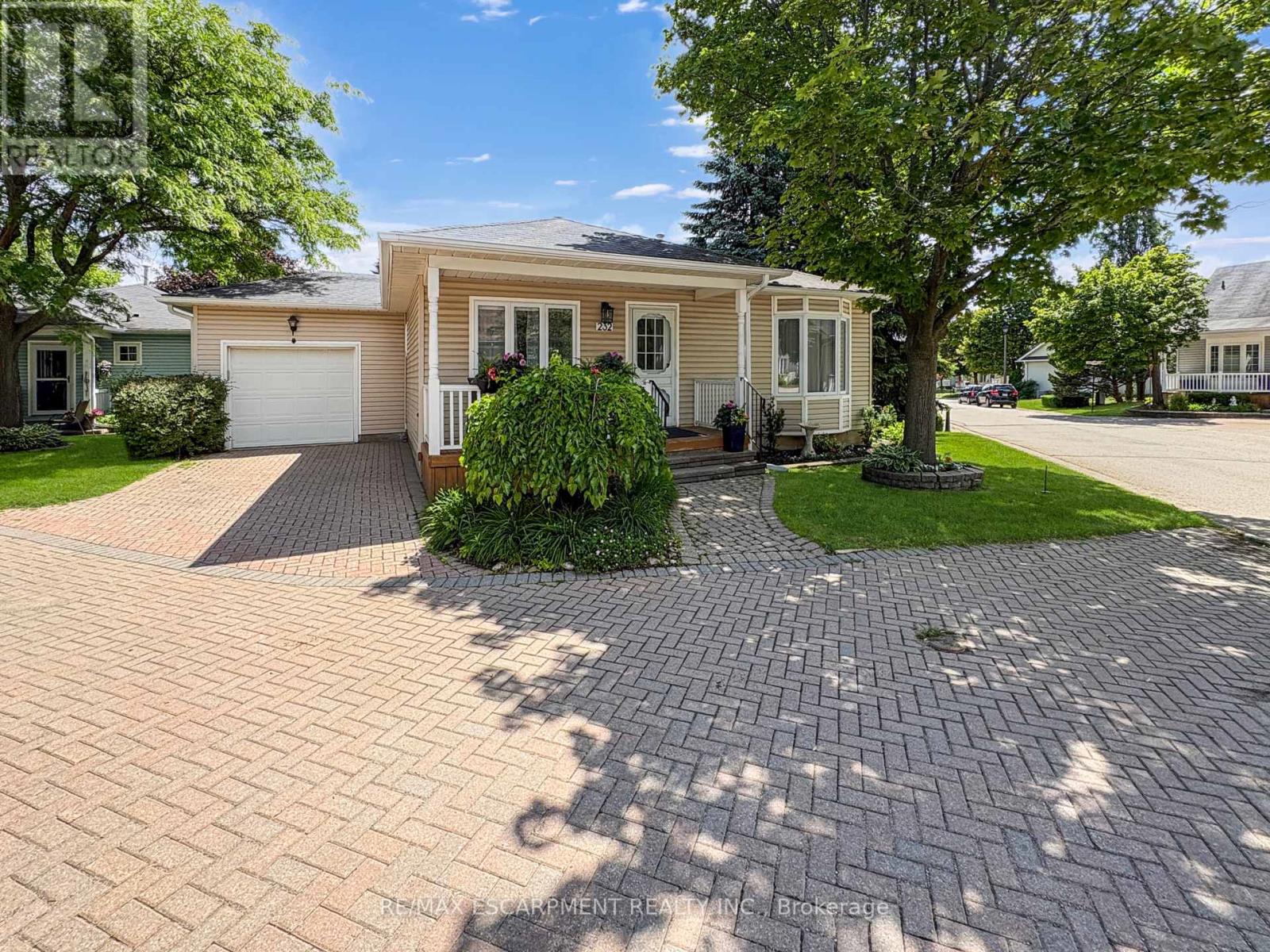 232 SILVERBIRCH BOULEVARD, Hamilton, Ontario