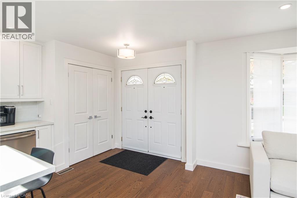 39 Forestgate Drive, Hamilton, Ontario  L9C 6A4 - Photo 4 - 40839163