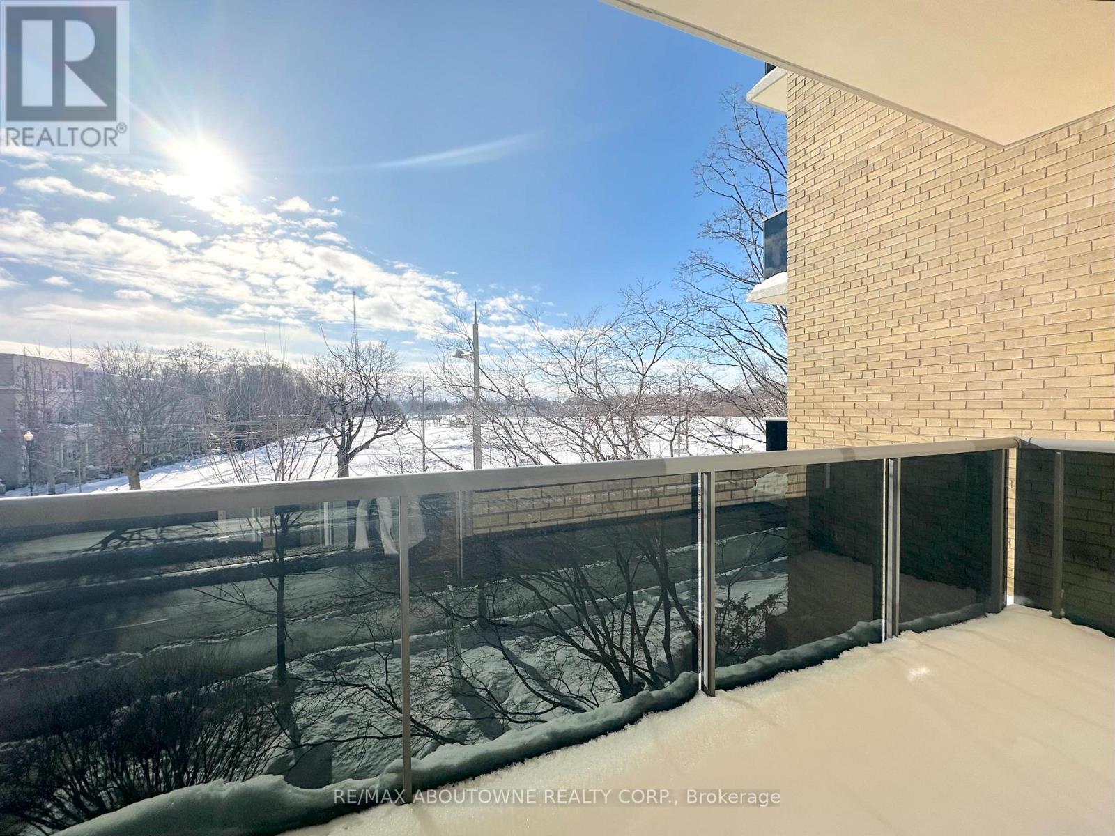 208 - 276 St Clair Avenue W, Toronto, Ontario M4V 1R9 - Photo 9 - C13238526