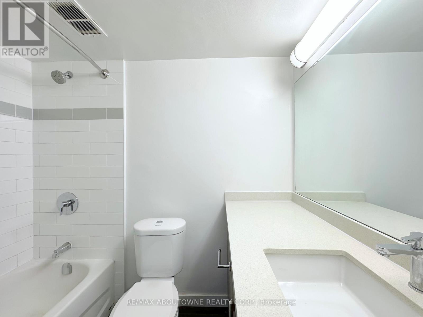 2109 - 2575 Danforth Avenue, Toronto, Ontario  M4C 1L5 - Photo 10 - E12835464