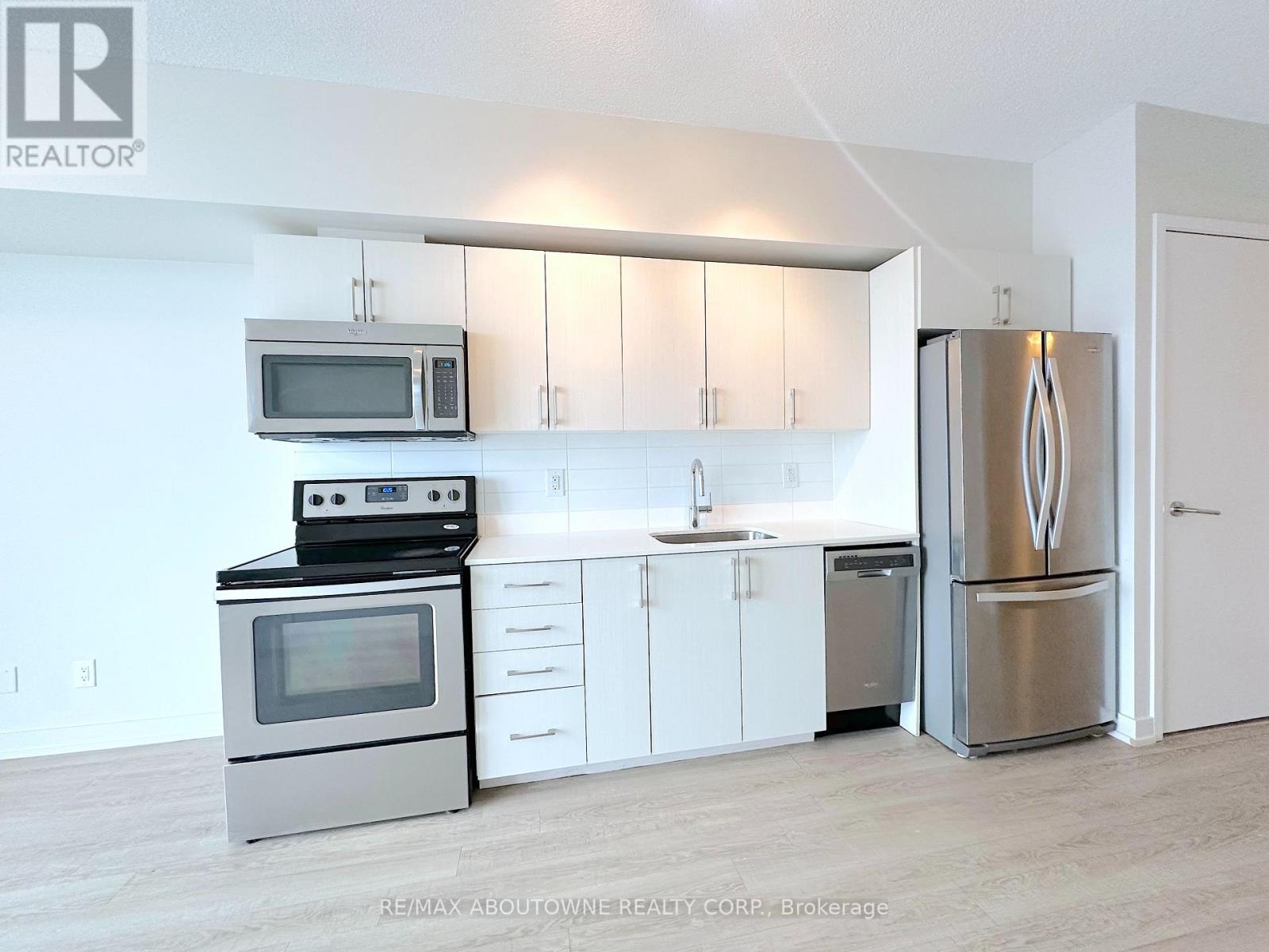 605 - 763 Woodbine Avenue, Toronto, Ontario  M4E 2J4 - Photo 3 - E12974906