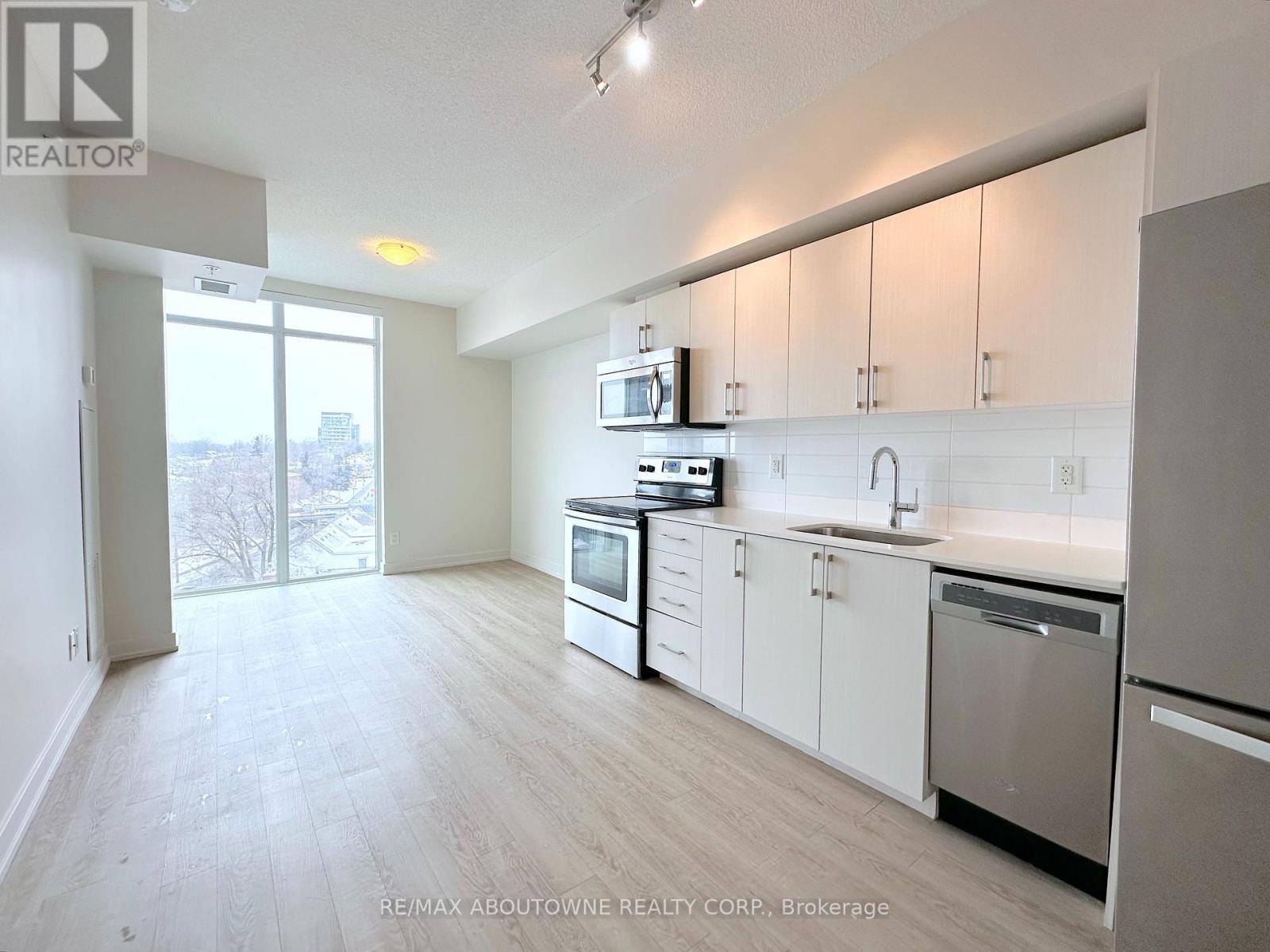 605 - 763 Woodbine Avenue, Toronto, Ontario  M4E 2J4 - Photo 2 - E12974906