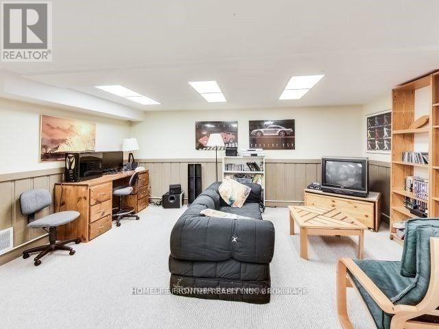 201 Lord Seaton Road, Toronto, Ontario  M2P 1L1 - Photo 19 - C13447408
