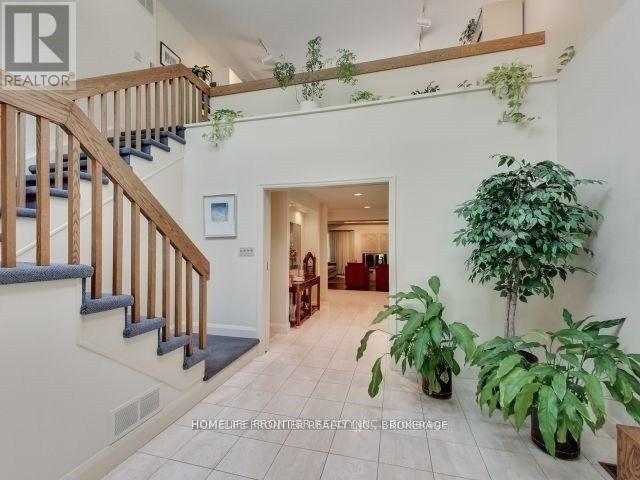 201 Lord Seaton Road, Toronto, Ontario  M2P 1L1 - Photo 5 - C13447408