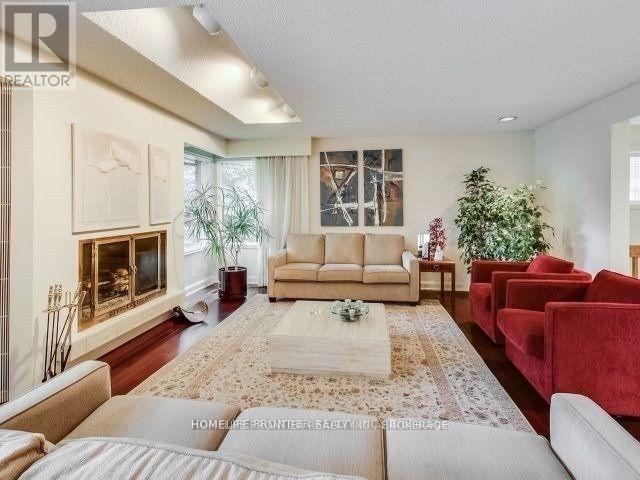 201 Lord Seaton Road, Toronto, Ontario  M2P 1L1 - Photo 8 - C13447408