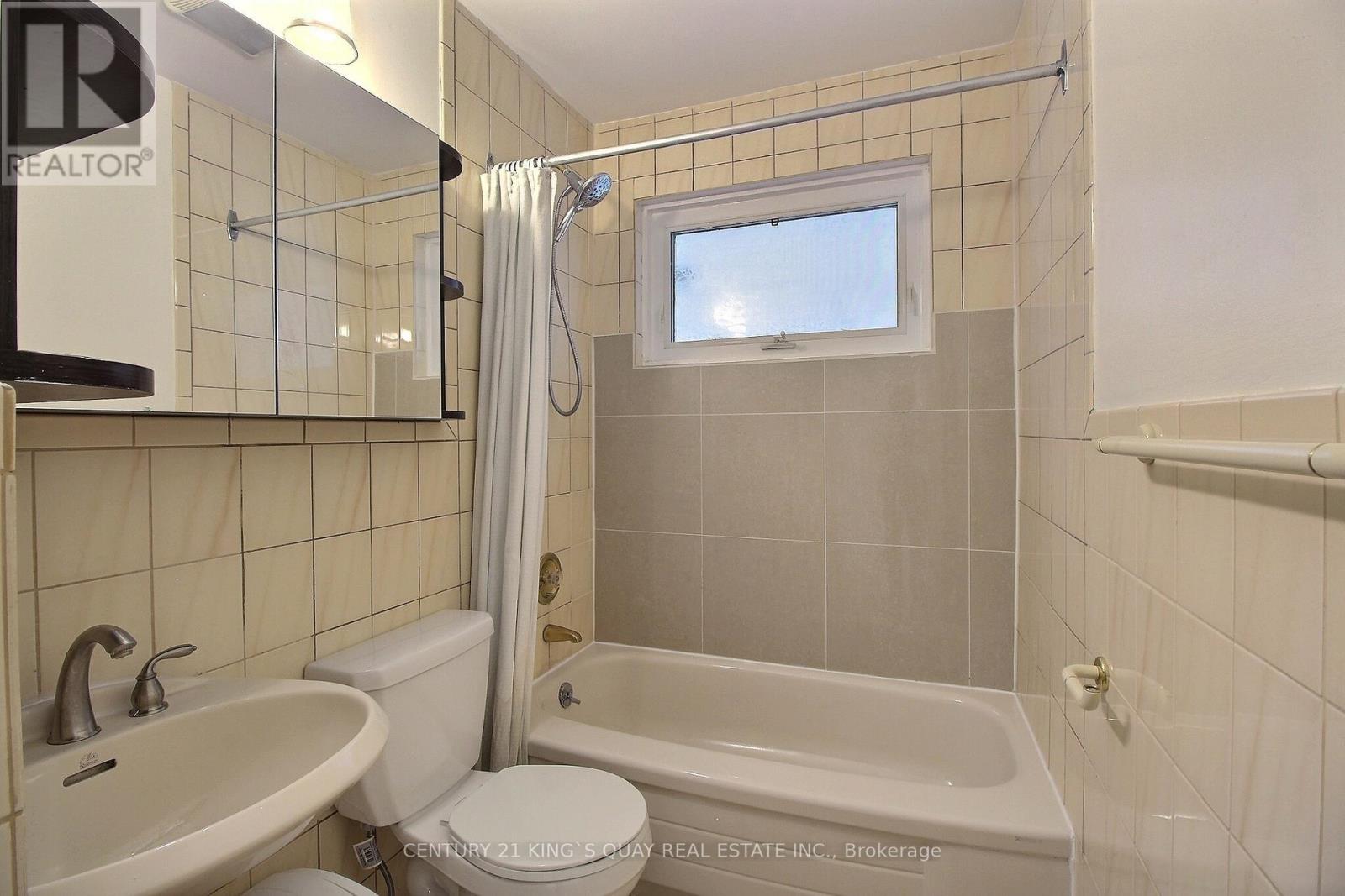 29 Tangmere Road, Toronto, Ontario  M3B 2N2 - Photo 15 - C13447540