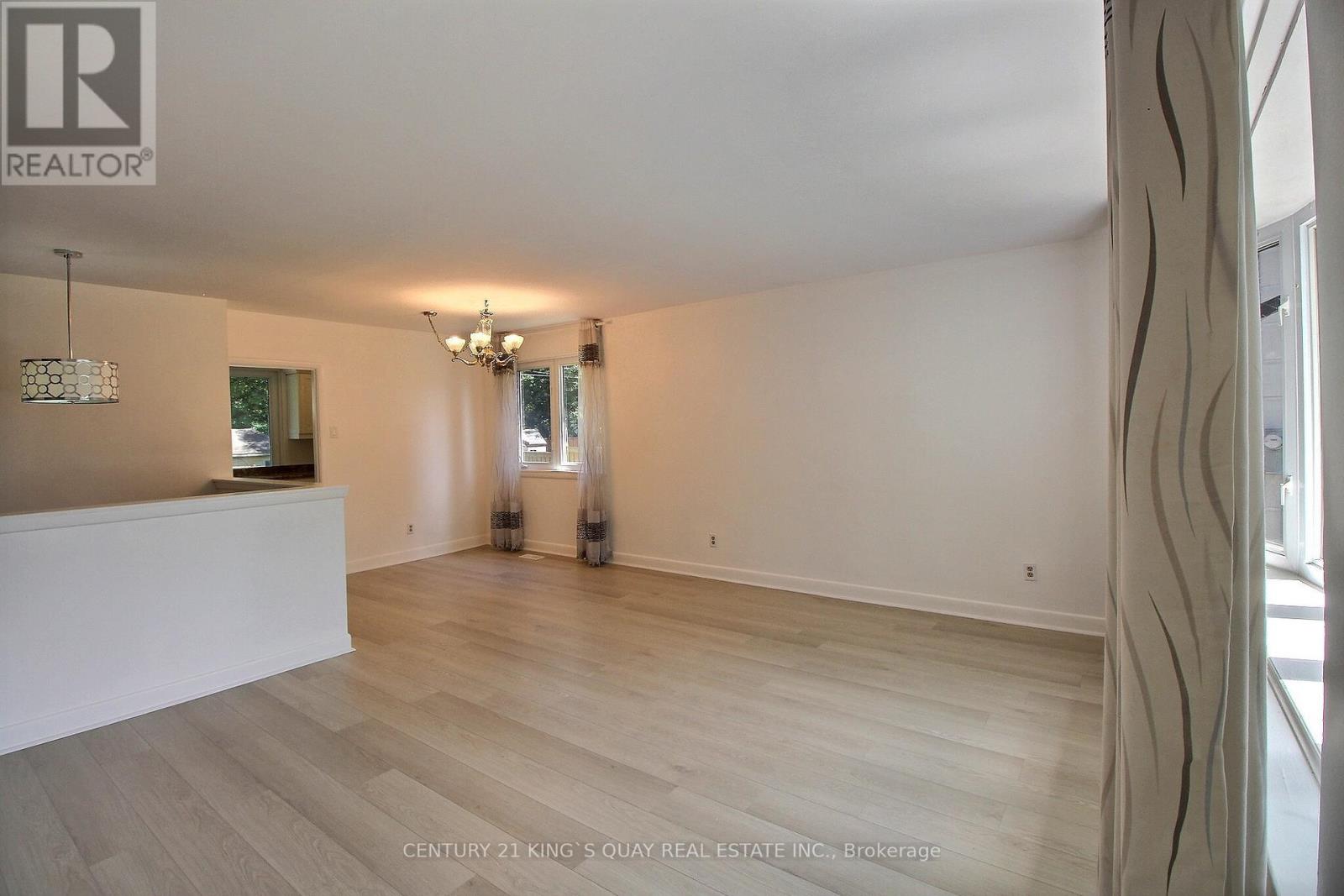 29 Tangmere Road, Toronto, Ontario  M3B 2N2 - Photo 3 - C13447540