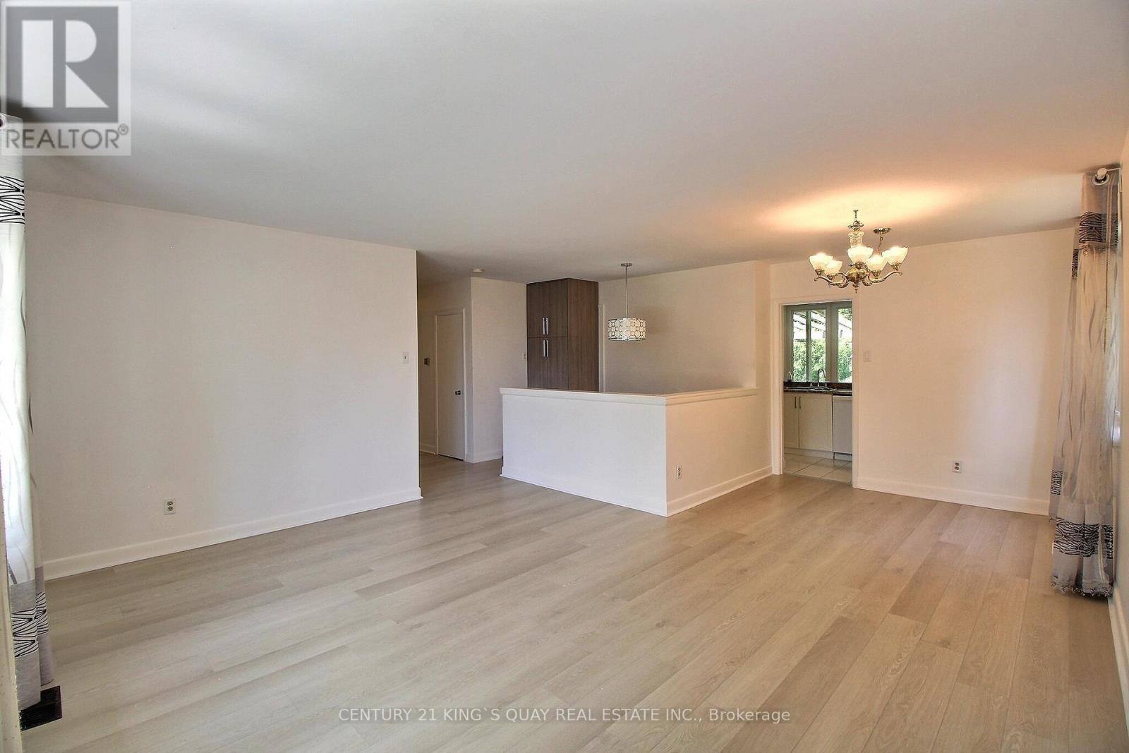 29 Tangmere Road, Toronto, Ontario  M3B 2N2 - Photo 4 - C13447540