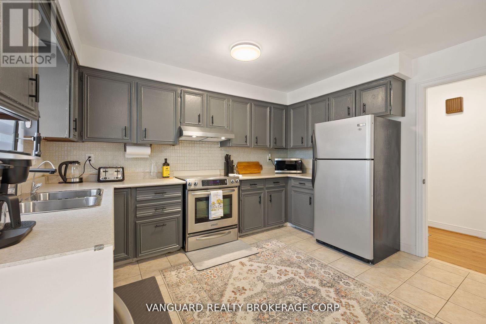 Main - 73 Centre Avenue, Toronto, Ontario  M2M 2L5 - Photo 9 - C13447556