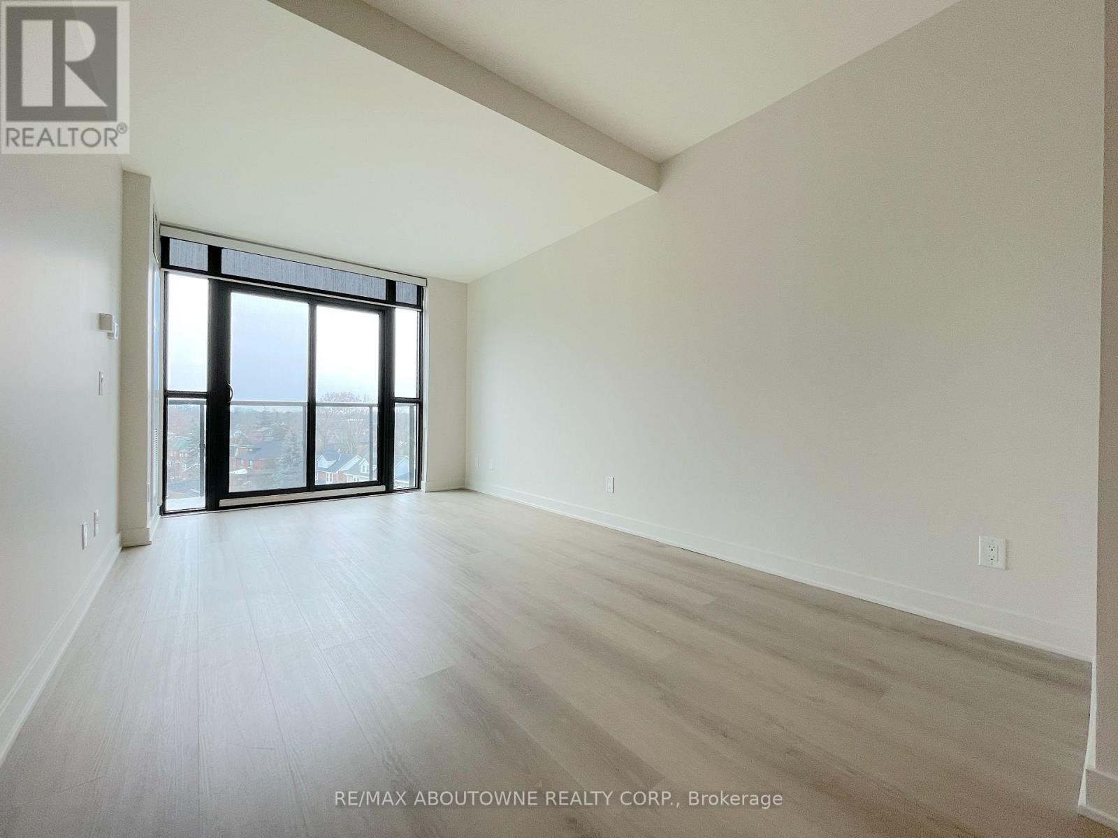 606 - 3385 Dundas Street W, Toronto, Ontario  M6S 2S2 - Photo 5 - W12994408