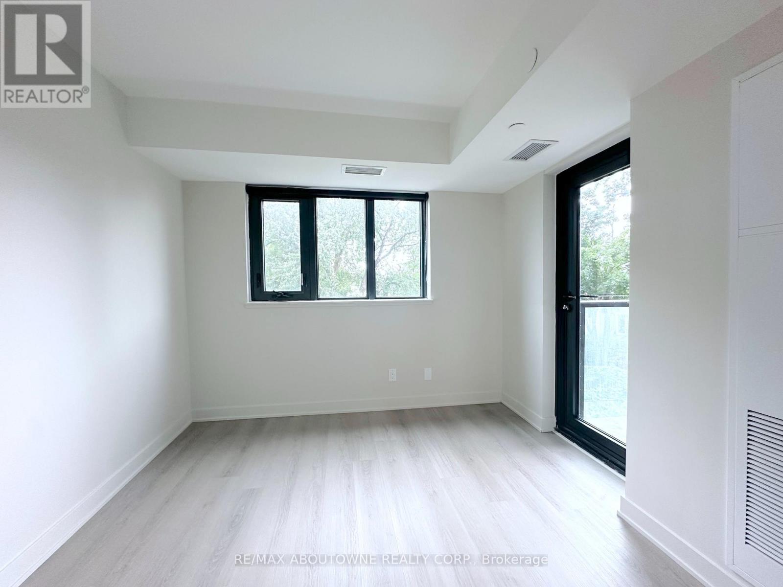 301 - 3385 Dundas Street W, Toronto, Ontario  M6S 2S2 - Photo 7 - W13120494