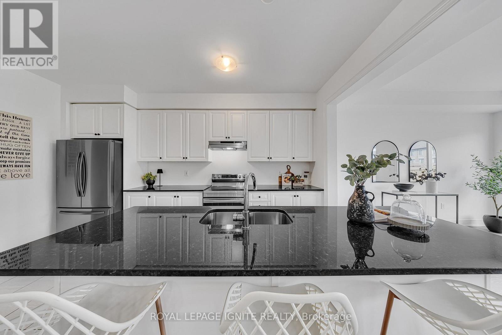 1040 Skyridge Boulevard, Pickering, Ontario  L1X 0G5 - Photo 11 - E13447574
