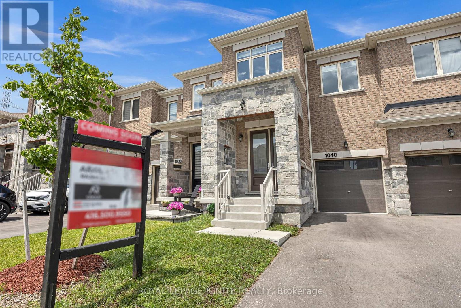 1040 Skyridge Boulevard, Pickering, Ontario  L1X 0G5 - Photo 2 - E13447574