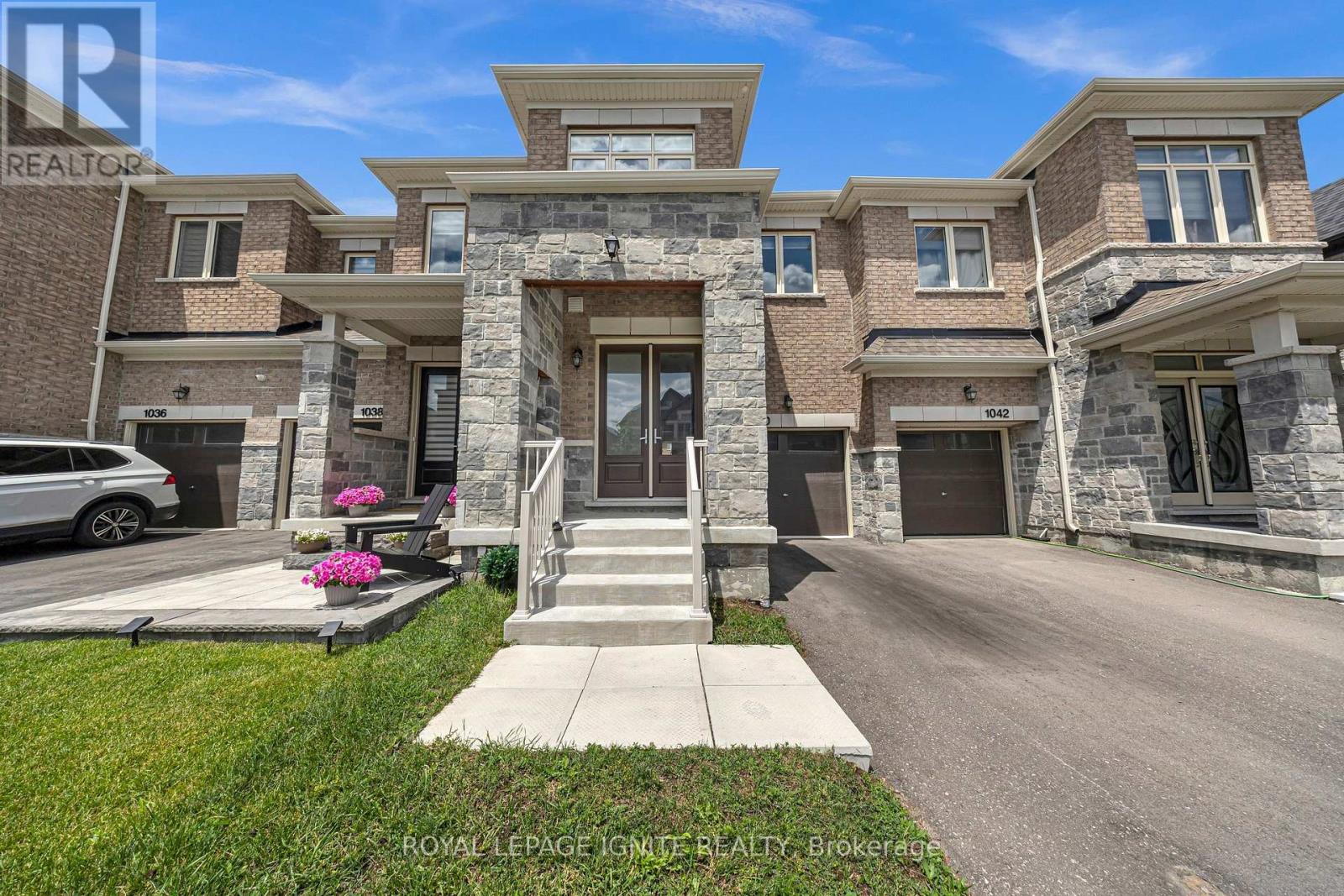 1040 Skyridge Boulevard, Pickering, Ontario  L1X 0G5 - Photo 3 - E13447574