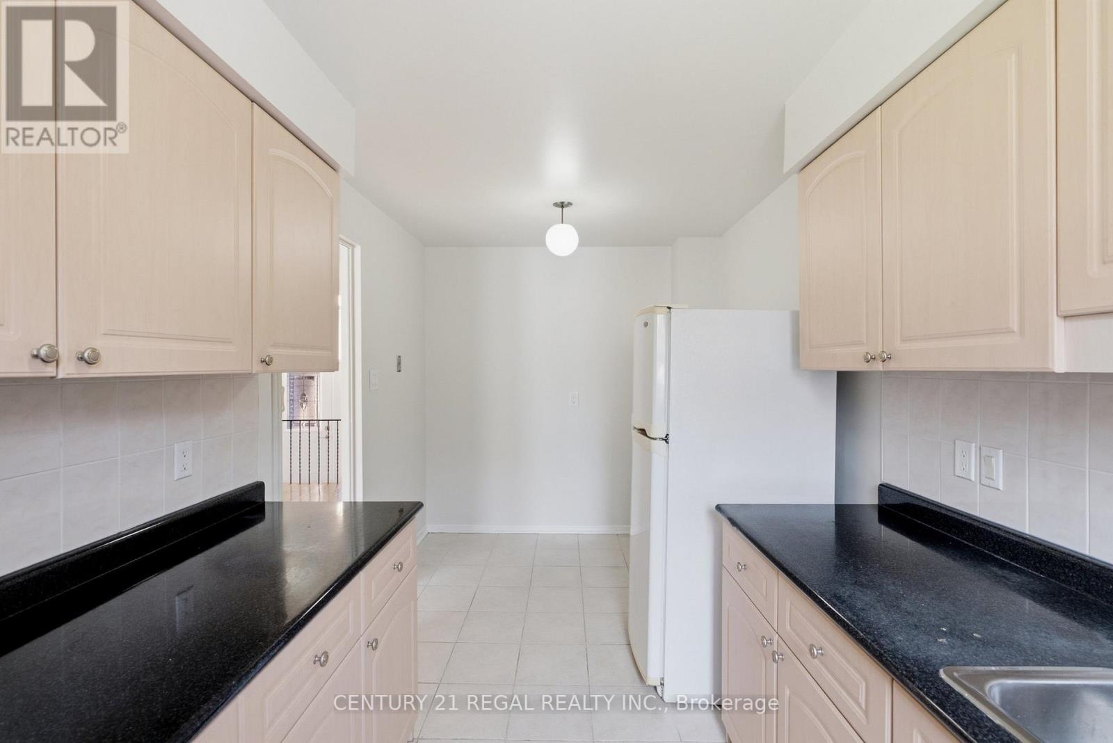 28 Newdawn Crescent, Toronto, Ontario  M1V 1J9 - Photo 16 - E13447626