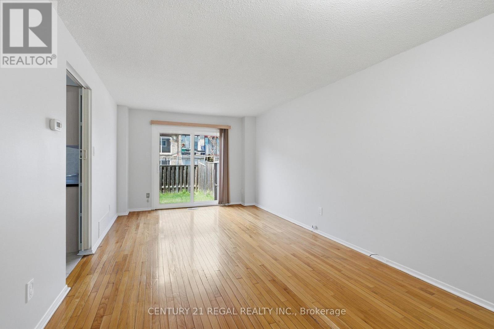 28 Newdawn Crescent, Toronto, Ontario  M1V 1J9 - Photo 7 - E13447626