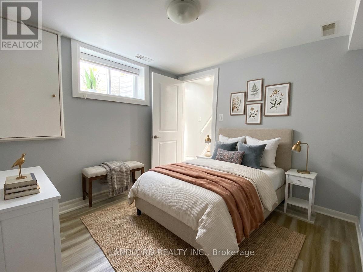 Bsmt - 1001 Cosburn Avenue, Toronto (Woodbine-Lumsden), Ontario  M4C 2W8 - Photo 17 - E13447634