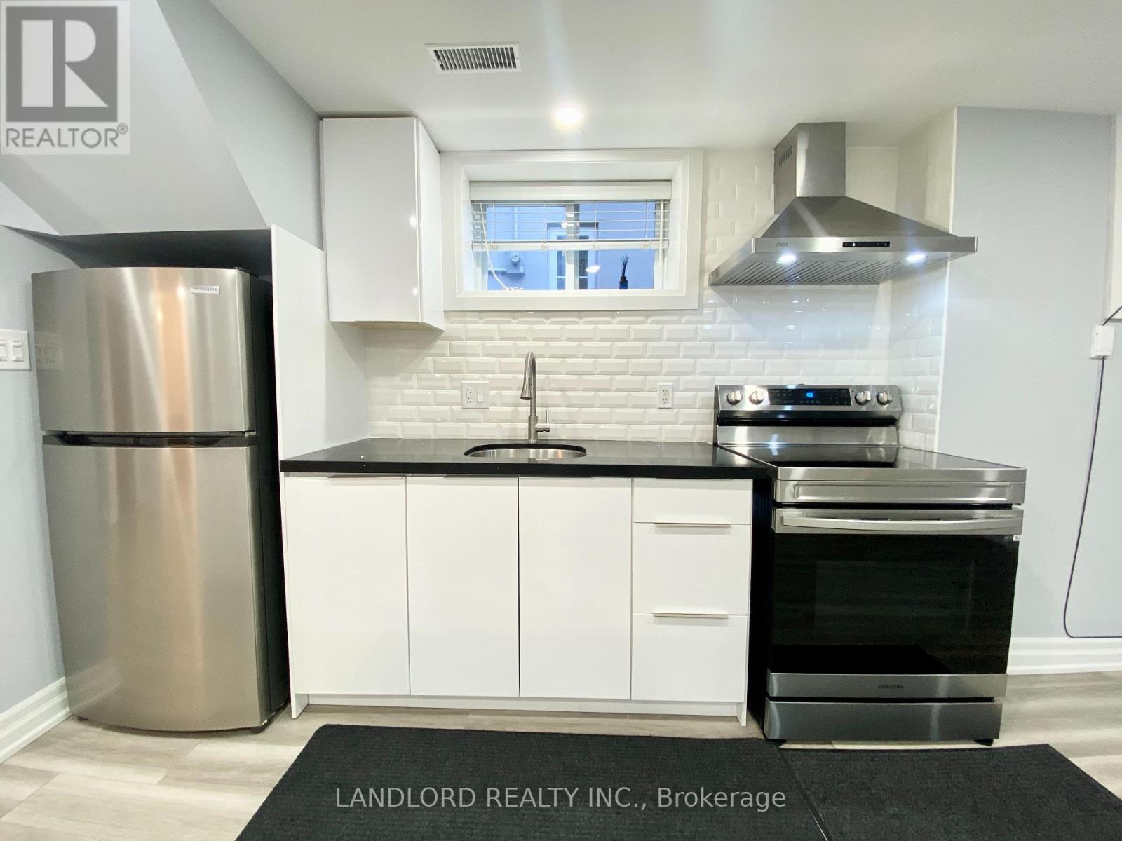 Bsmt - 1001 Cosburn Avenue, Toronto (Woodbine-Lumsden), Ontario  M4C 2W8 - Photo 7 - E13447634