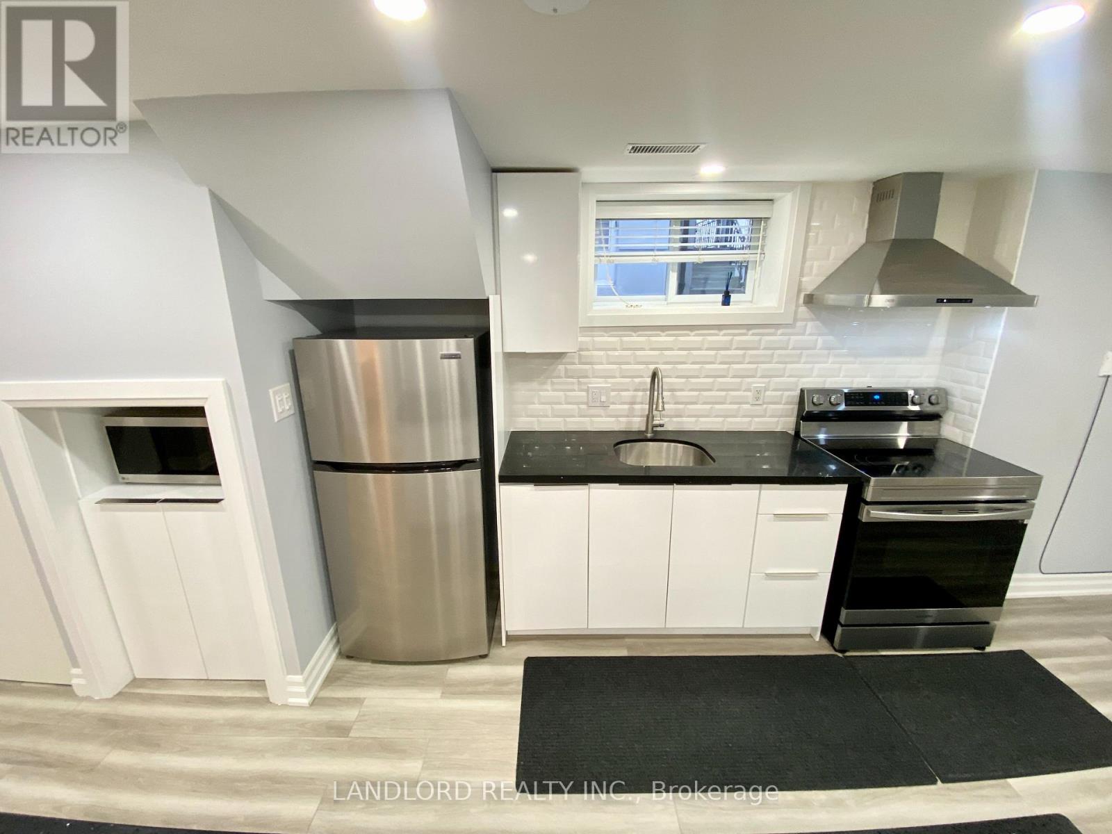 Bsmt - 1001 Cosburn Avenue, Toronto (Woodbine-Lumsden), Ontario  M4C 2W8 - Photo 8 - E13447634