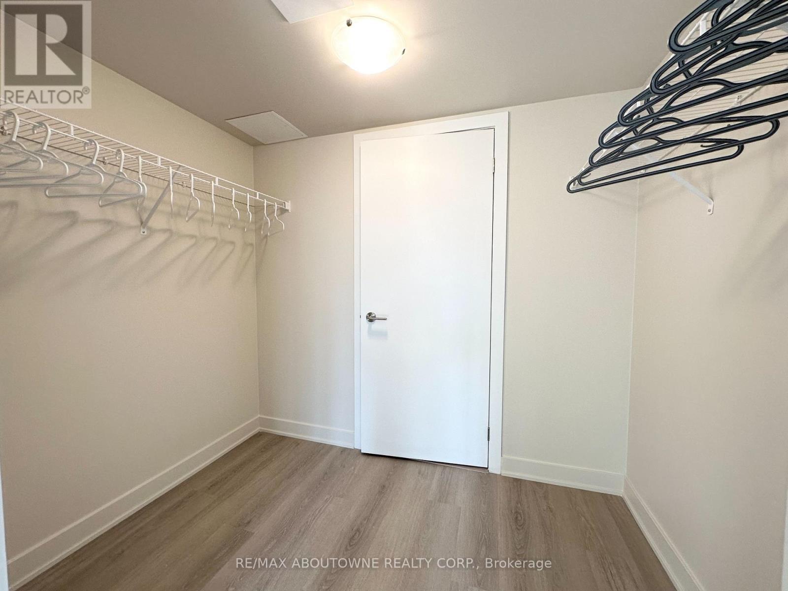 323 - 3385 Dundas Street W, Toronto, Ontario  M6S 2S2 - Photo 7 - W13120504